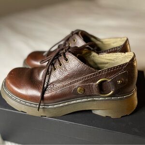Dr Martens vintage 90s oxfords size 8/39 with ring detailing